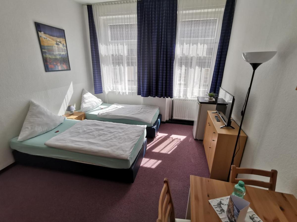 Hotel-Pension Zum Hirsch Hattersheim am Main Екстер'єр фото