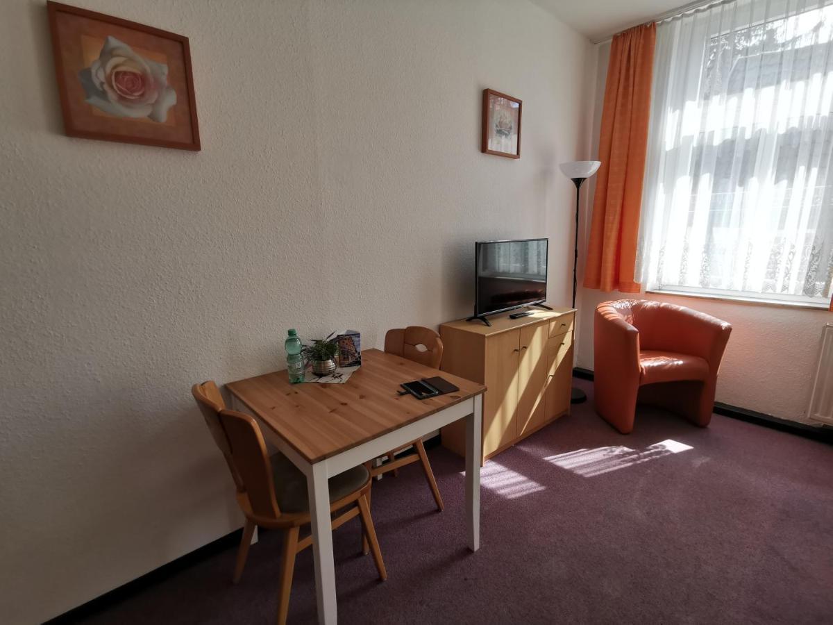 Hotel-Pension Zum Hirsch Hattersheim am Main Екстер'єр фото