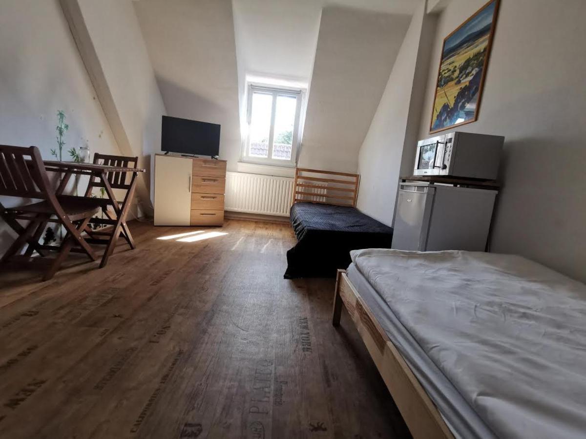 Hotel-Pension Zum Hirsch Hattersheim am Main Екстер'єр фото