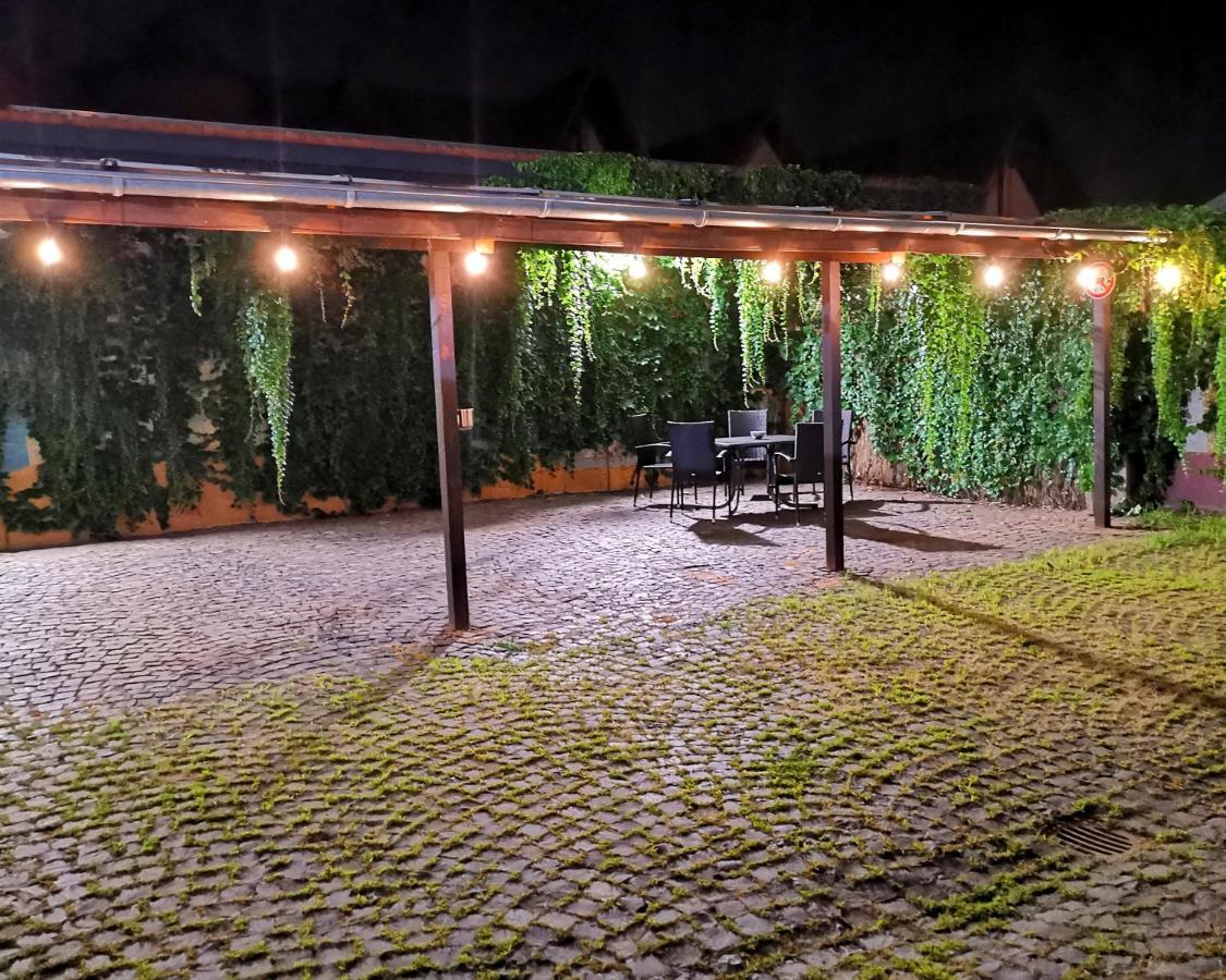Hotel-Pension Zum Hirsch Hattersheim am Main Екстер'єр фото