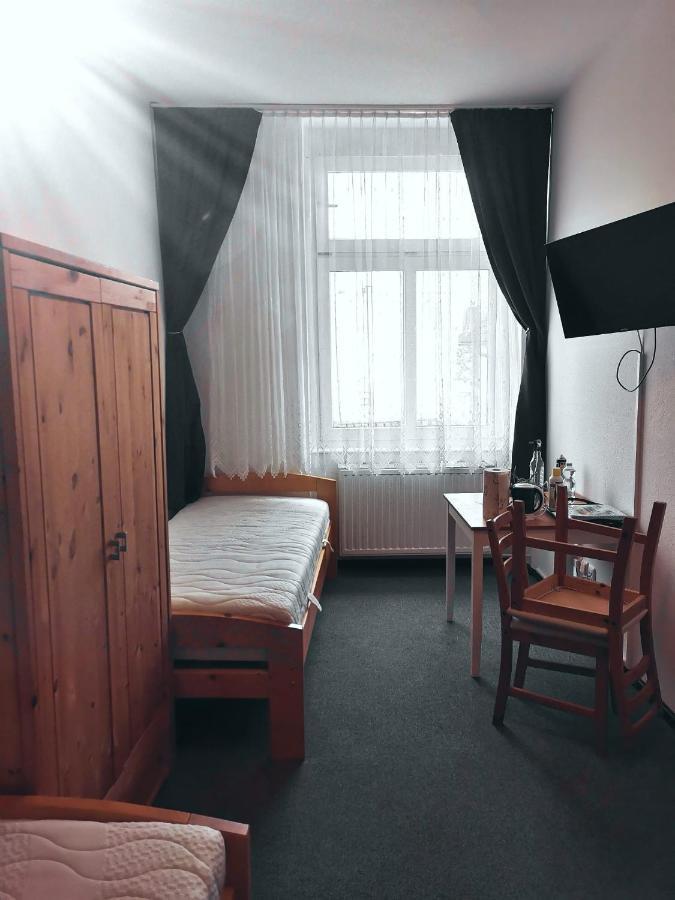 Hotel-Pension Zum Hirsch Hattersheim am Main Екстер'єр фото
