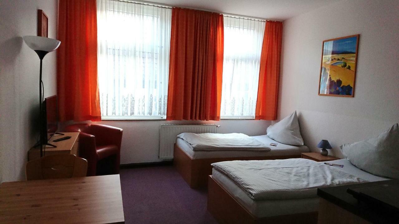 Hotel-Pension Zum Hirsch Hattersheim am Main Екстер'єр фото